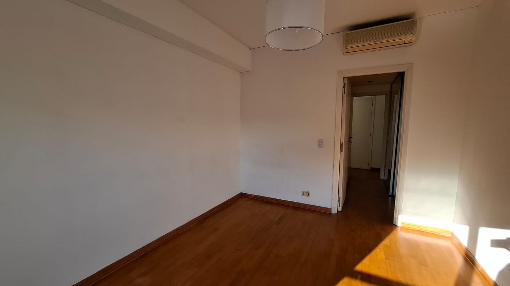 Alquiler 3 ambientes en Puerto Madero en Torres River View sin muebles