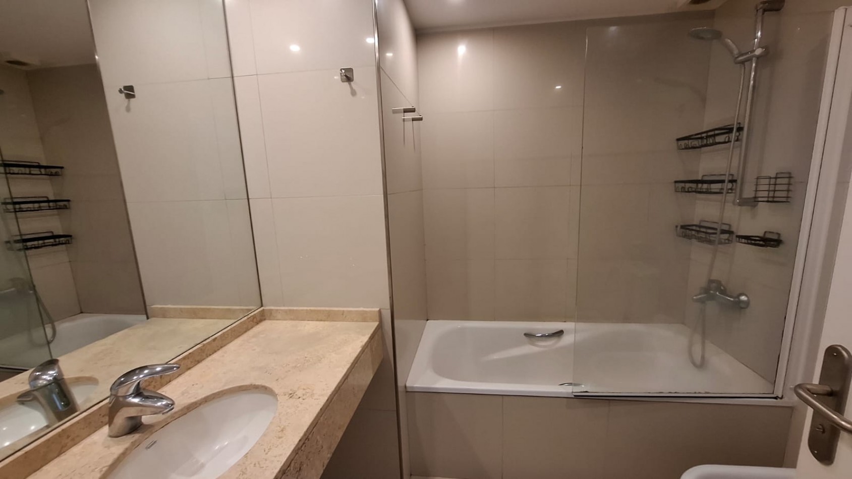 Alquiler 3 ambientes en Puerto Madero en Torres River View sin muebles